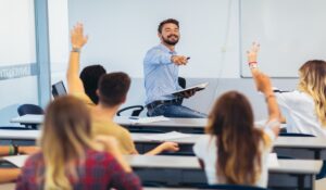 Propuesta laboral – Título de tercer nivel o cuarto nivel en Educación, Teología o afines